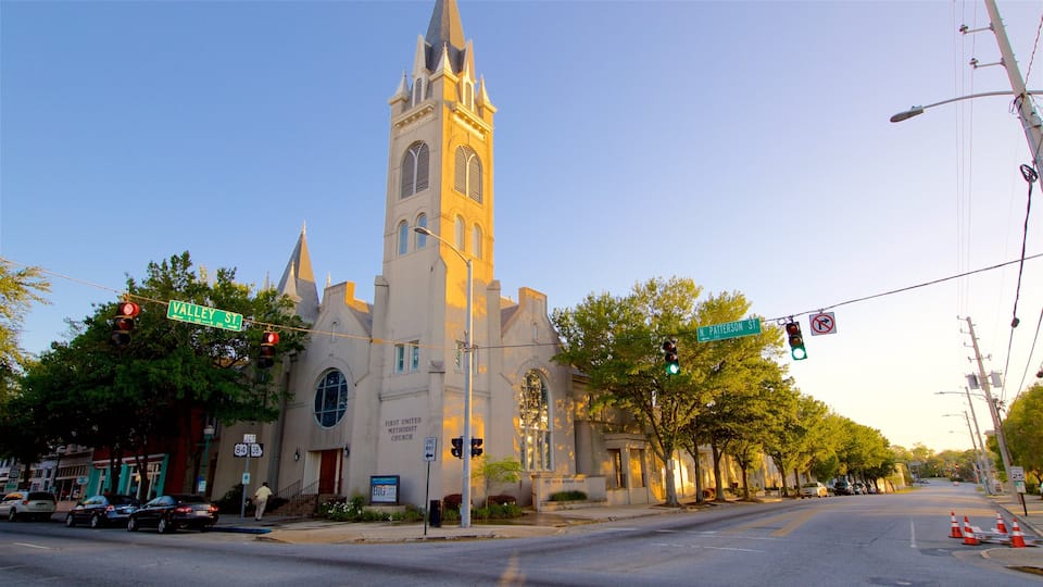 Valdosta showing heritage architecture and a sunset