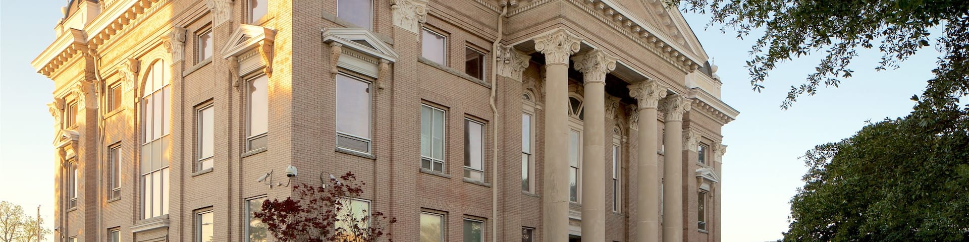 Valdosta showing a sunset and heritage architecture