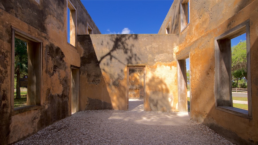 Horton House featuring heritage elements and a ruin