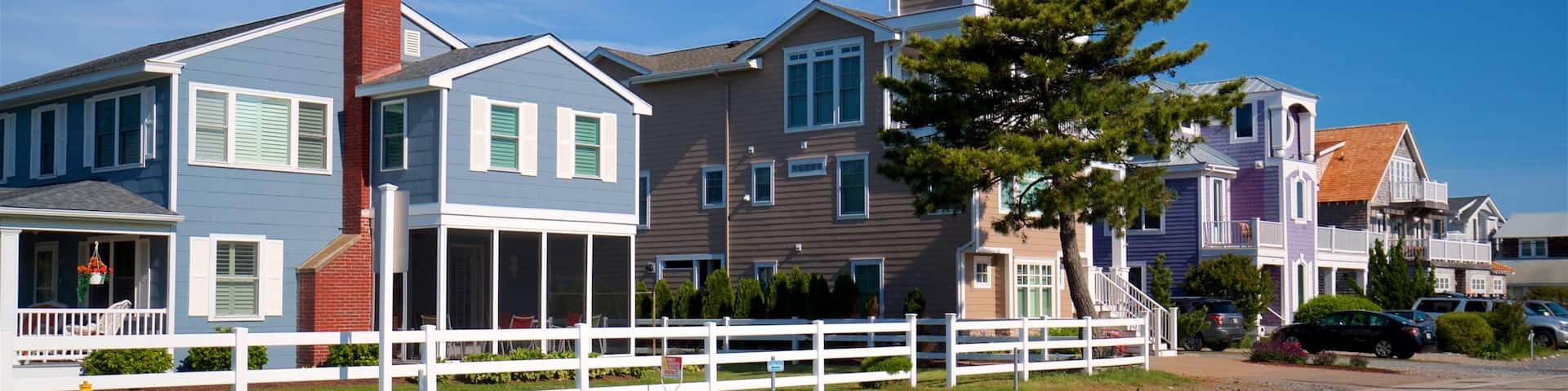 Bethany Beach showing a house and a small town or village
