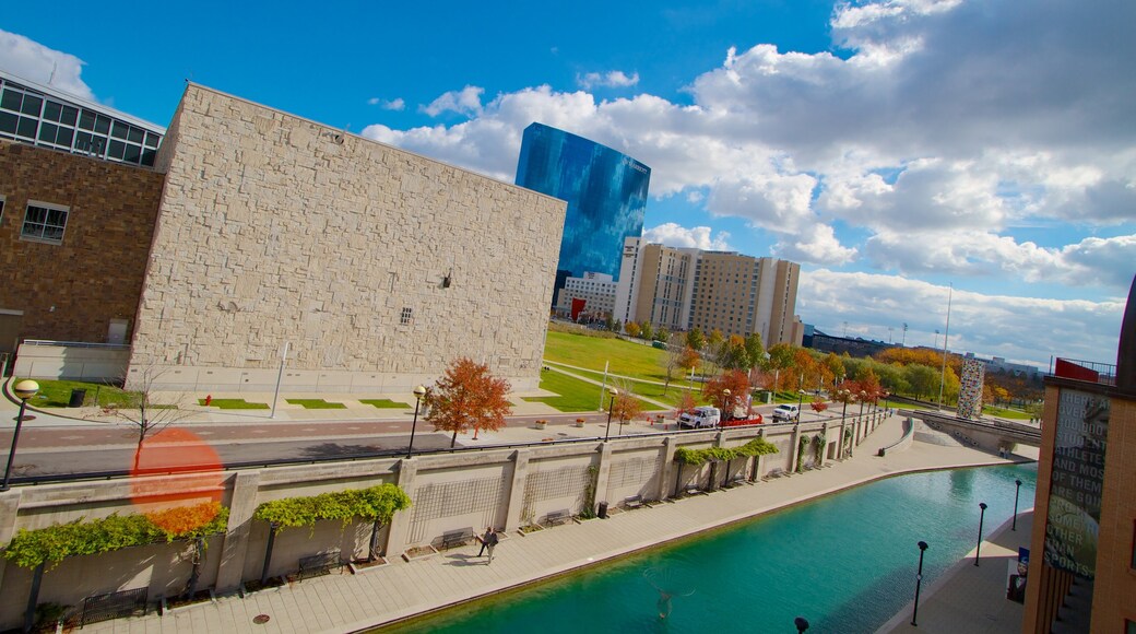Indianapolis qui includes ville et architecture moderne