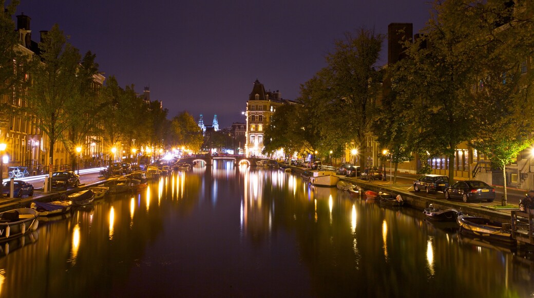 Ámsterdam mostrando una ciudad, escenas urbanas y escenas nocturnas