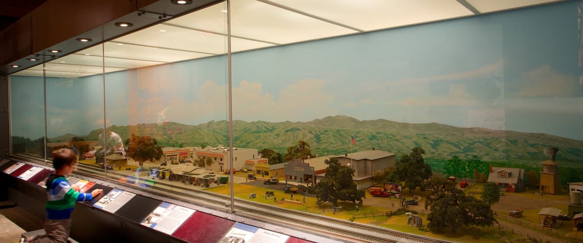 San José - Silicon Valley ofreciendo vistas interiores y también un niño