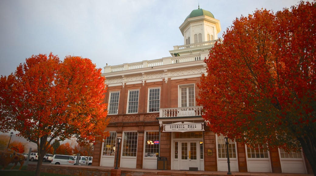 Salt Lake City showing heritage architecture, street scenes and a city