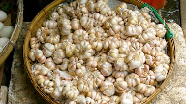 Phnom Penh showing food