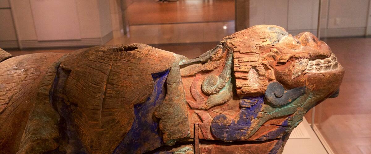 National Museum of Korea featuring heritage elements and interior views