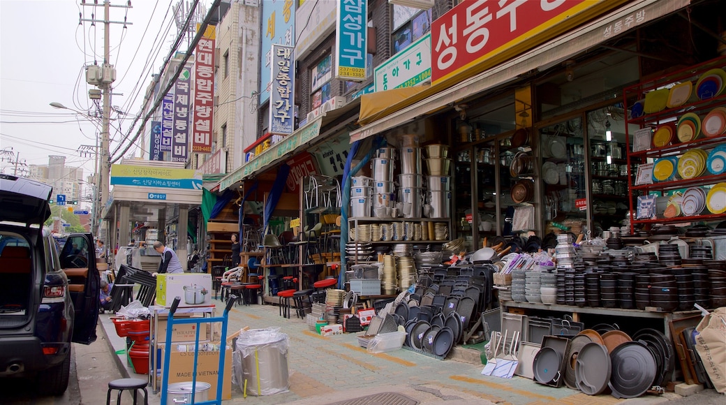 Gwangjang Traditional Market which includes signage