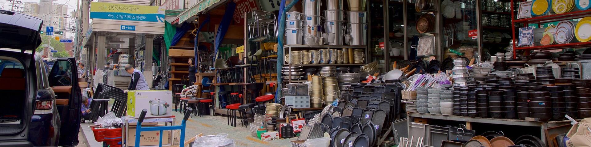 Gwangjang Traditional Market which includes signage