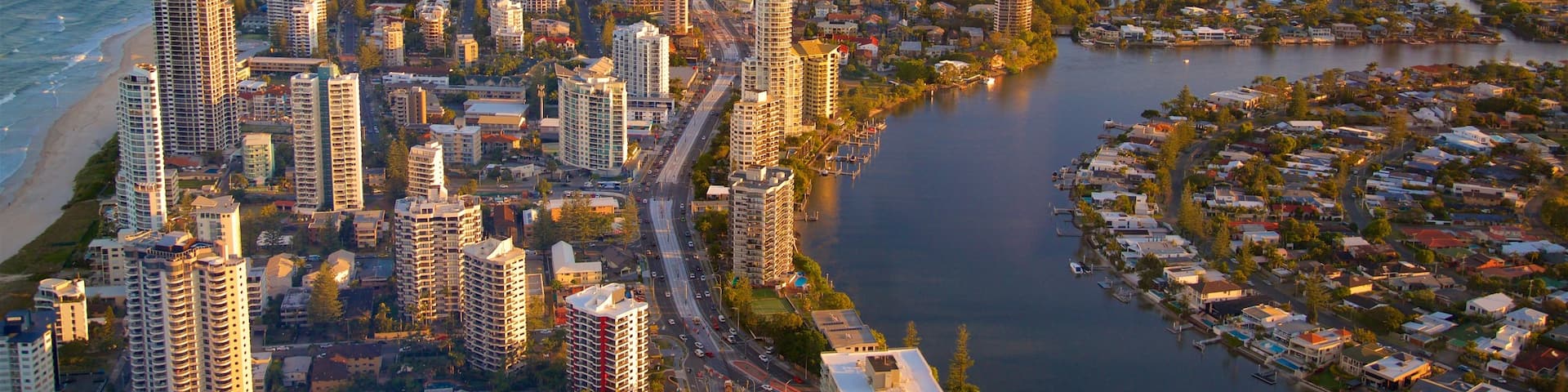 Surfers Paradise showing a skyscraper, a coastal town and a river or creek