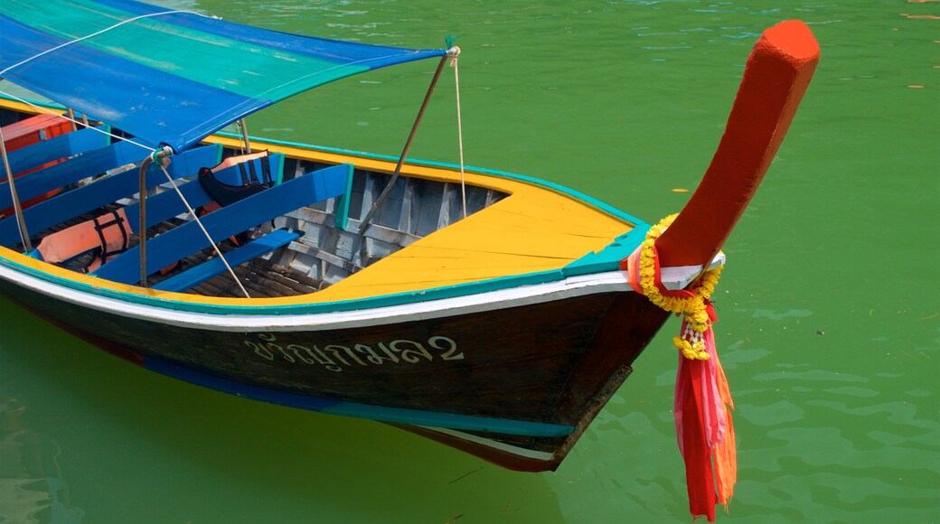 Sur de Tailandia ofreciendo una bahía o puerto