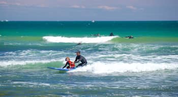 Ditch Plains Beach showing surfing, surf and general coastal views