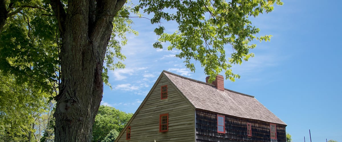 East Hampton featuring heritage elements and a house