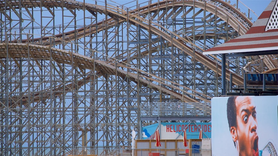 Wildwood Boardwalk featuring rides