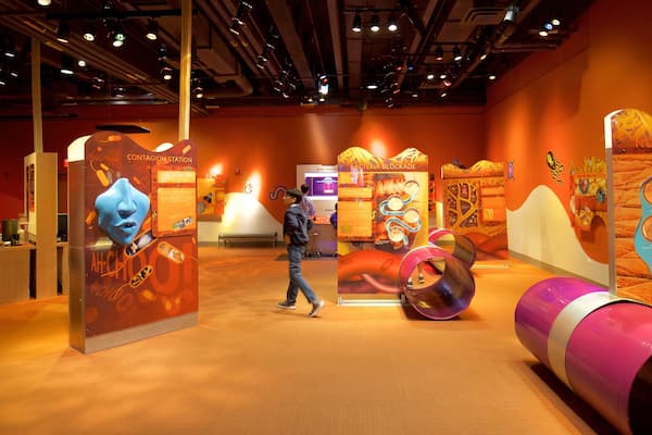 Liberty Science Center qui includes vues intérieures