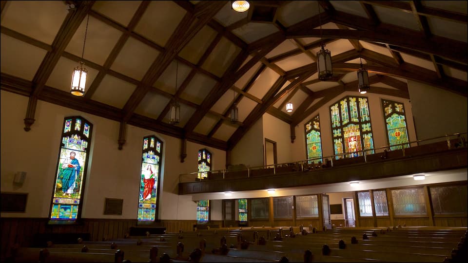 Princeton que incluye vistas interiores, una iglesia o catedral y elementos del patrimonio