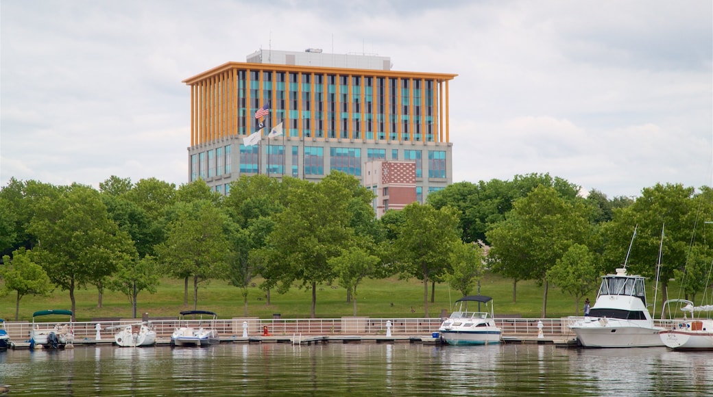 Wiggins Park and Marina showing a bay or harbor and a garden