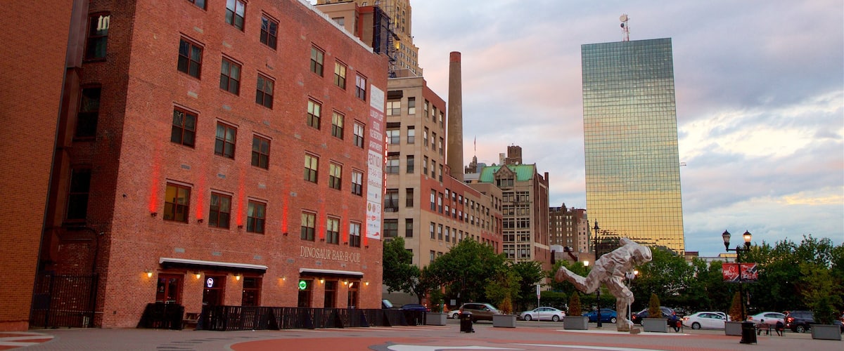 Downtown Newark featuring outdoor art, a square or plaza and a city
