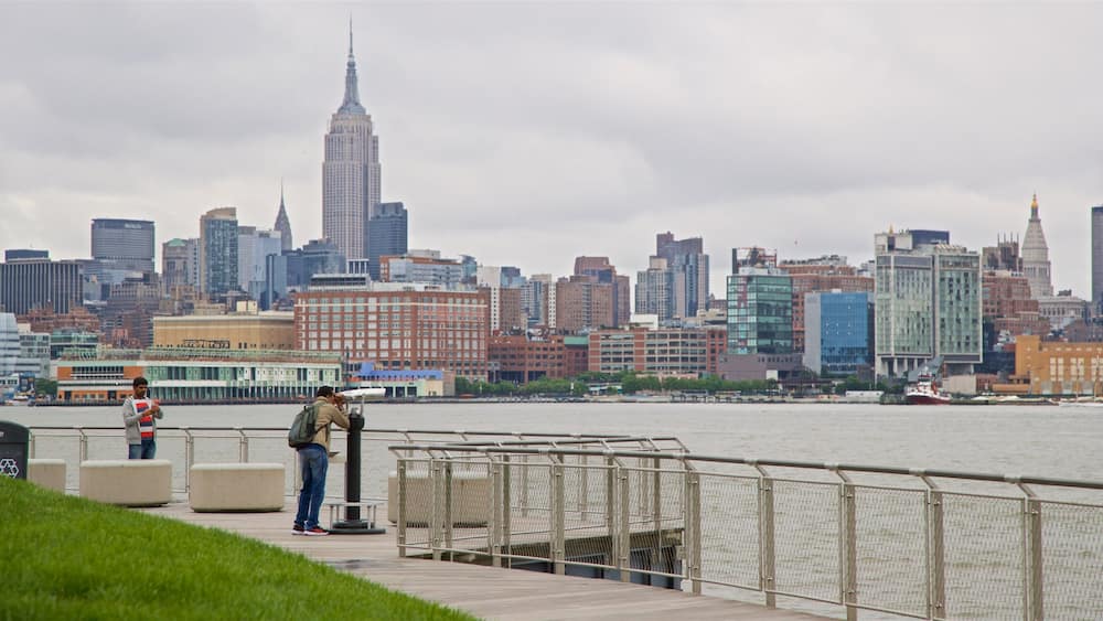 Pier A Park which includes landscape views, a city and a skyscraper