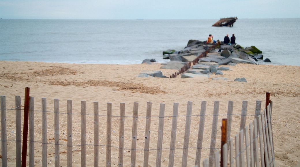 Sunset Beach showing general coastal views and a beach