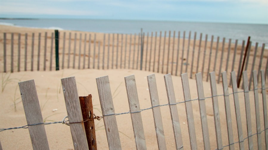 Sunset Beach showing general coastal views and a sandy beach
