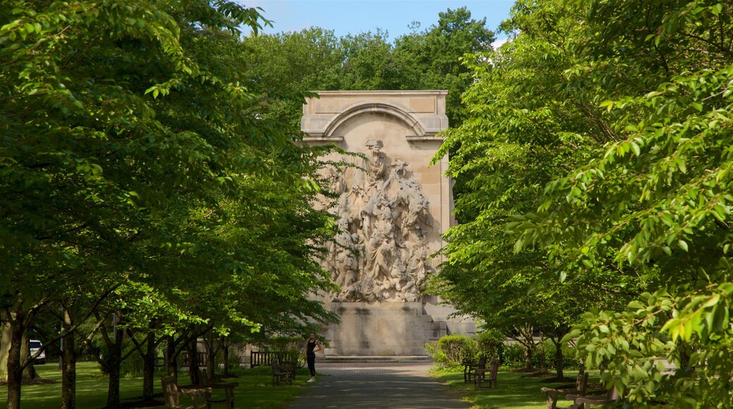 Princeton Battle Monument showing heritage elements, a garden and a statue or sculpture