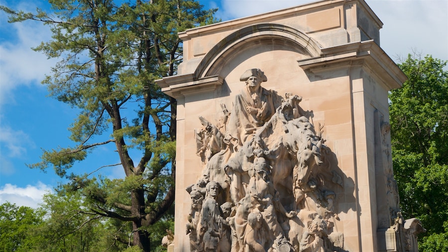 Princeton Battle Monument which includes a statue or sculpture and heritage elements