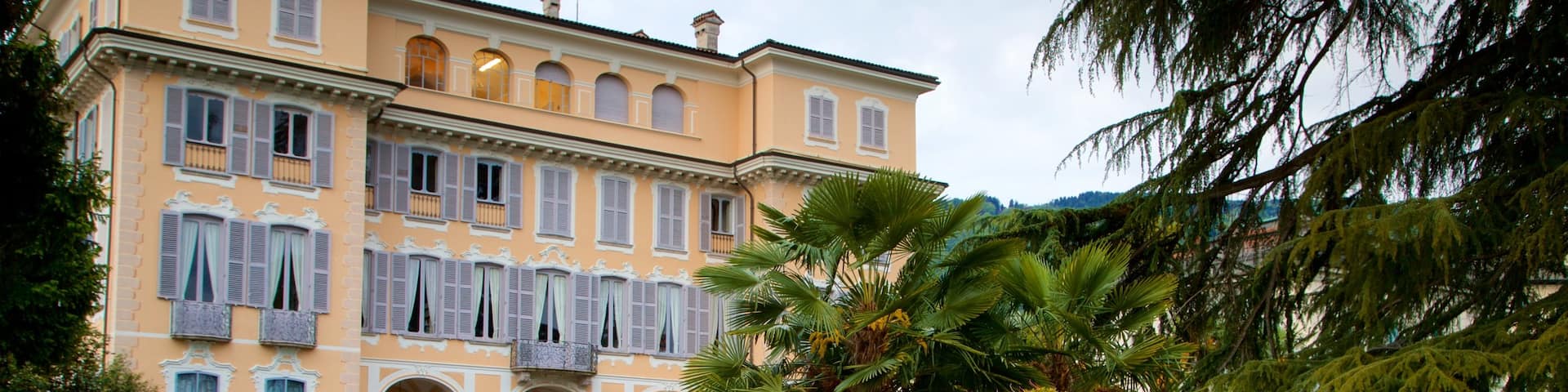 Villa Ducale featuring a garden and wildflowers