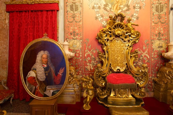 Palazzo Borromeo welches beinhaltet Innenansichten, Kunst und Geschichtliches