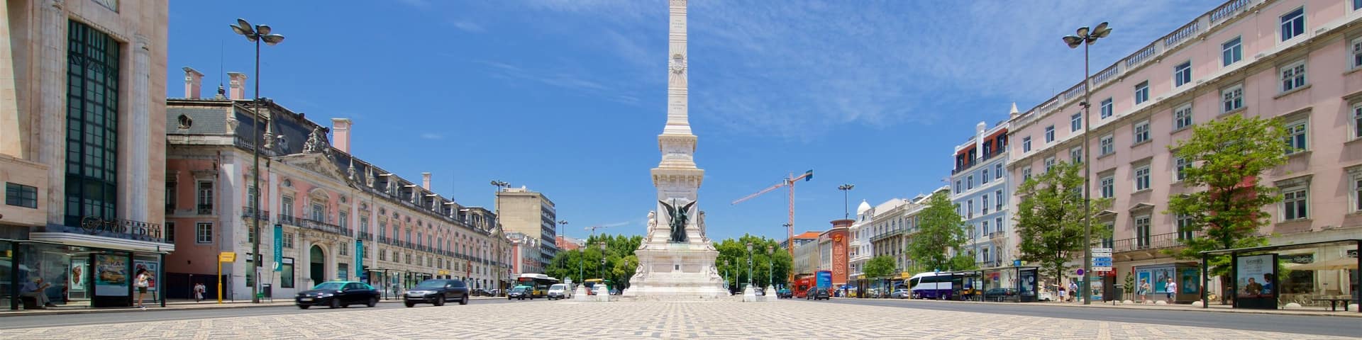 Restauradores Square which includes heritage elements, a monument and a city