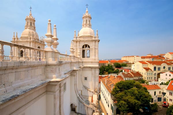 Kloster Sao Vicente de Fora welches beinhaltet Geschichtliches, Stadt und Ansichten