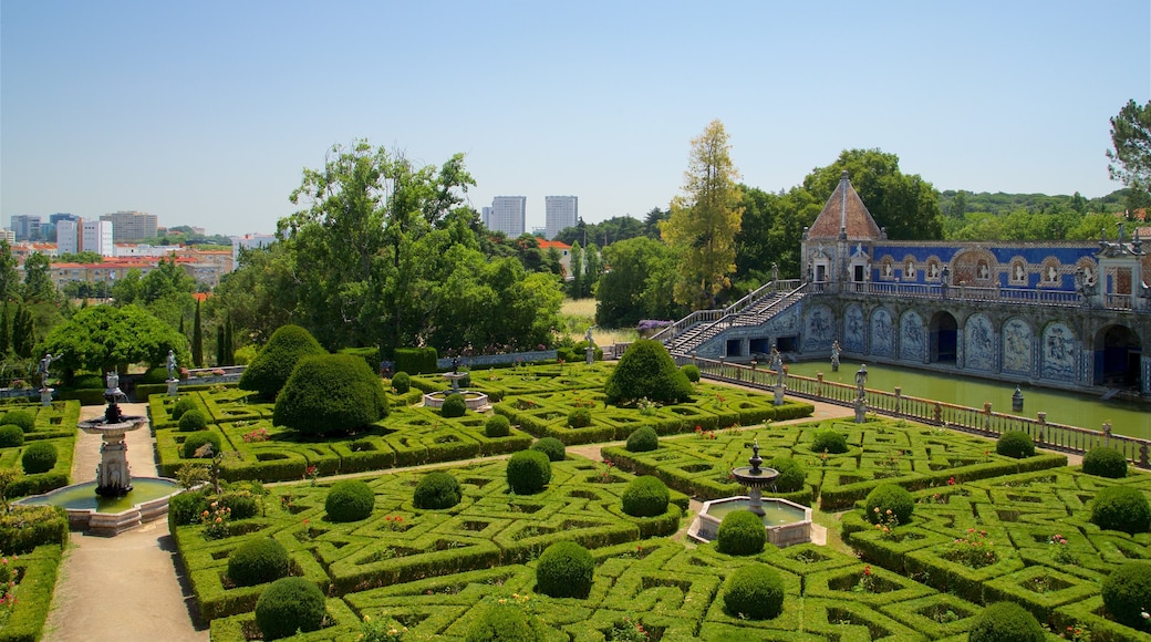 Palazzo dei marchesi di Fronteira mostrando vista del paesaggio, città e giardino