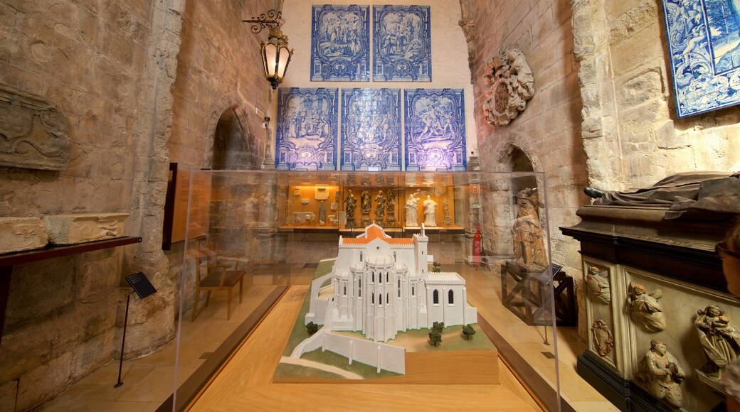 Convento do Carmo & Museu Arqueológico toont interieur en historisch erfgoed