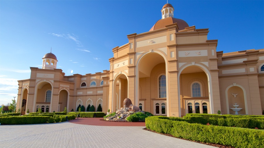 Sight and Sound Theatre caratteristiche di arte urbana, architettura d\'epoca e parco