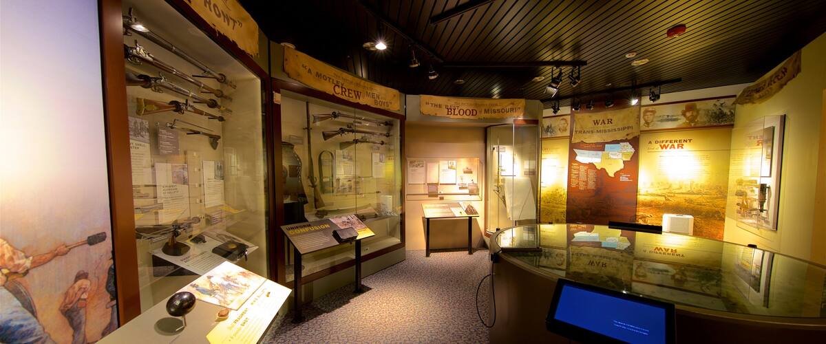 Wilsons Creek National Battlefield featuring interior views