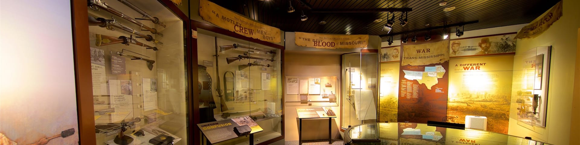 Wilsons Creek National Battlefield featuring interior views