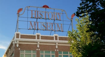 Springfield featuring signage