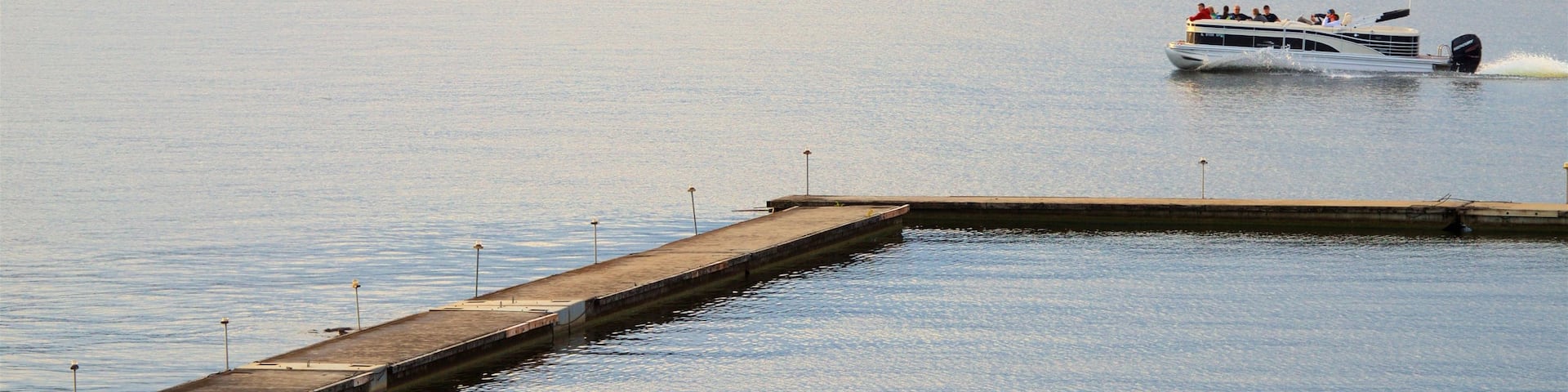 Osage Beach mettant en vedette baie ou port et navigation