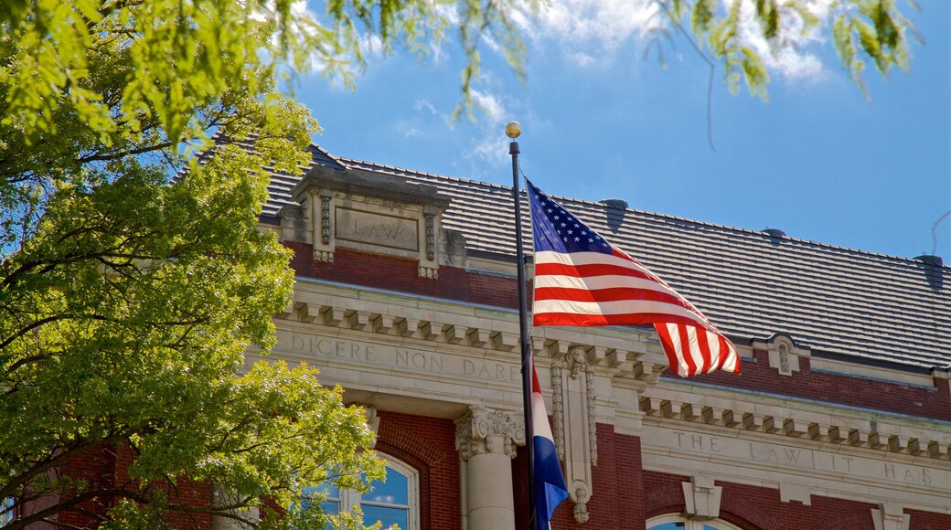 Jefferson City featuring heritage elements