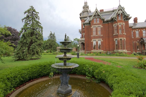 Vaile Mansion welches beinhaltet historische Architektur, Haus und Garten