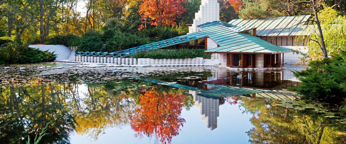 Midland showing a park, fall colors and a pond