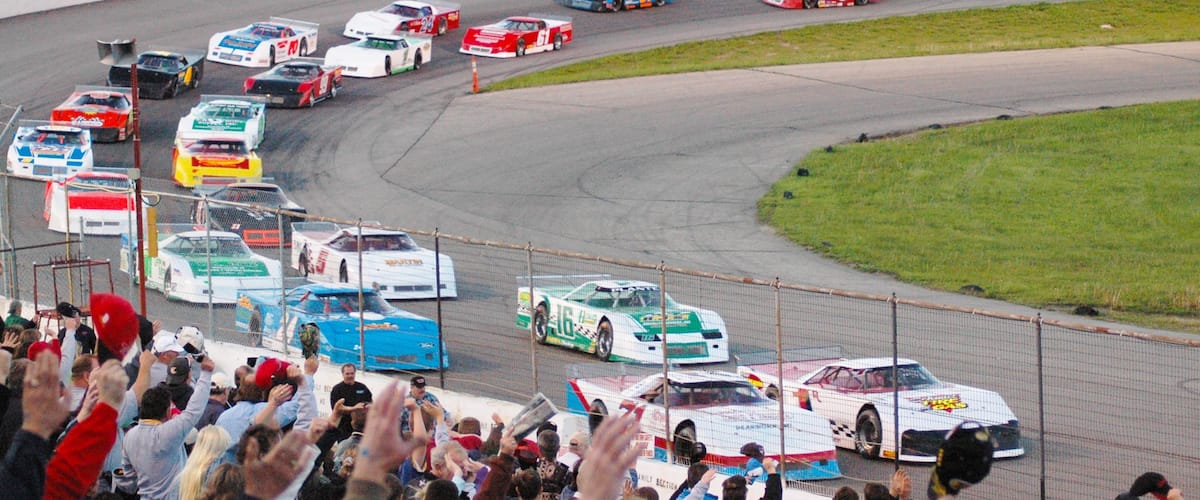 Birch Run qui includes épreuve sportive aussi bien que important groupe de personnes