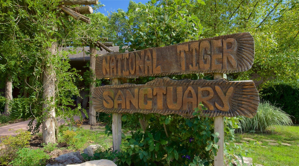 National Tiger Sanctuary johon kuuluu kyltit