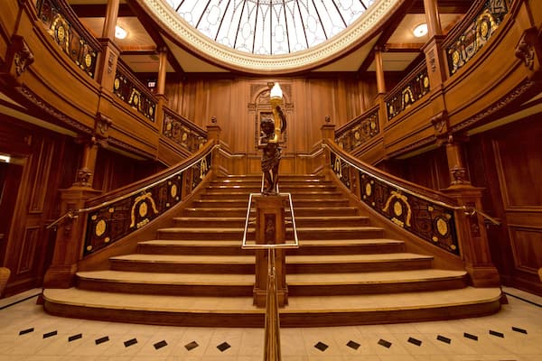 Titanic Museum presenterar interiörer och historiska element