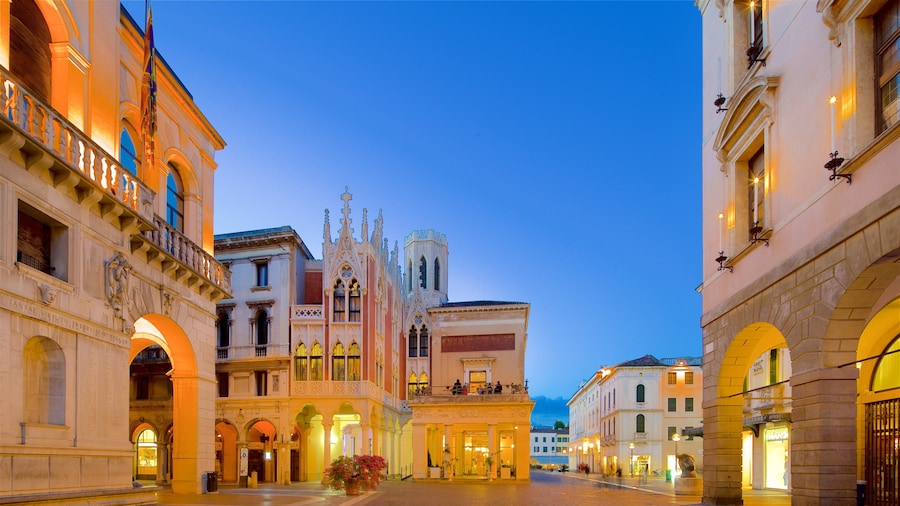 Pedrocchi Cafe which includes heritage architecture, a city and night scenes