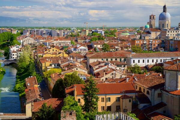 スペーコラ天文台 フィーチャー 河あるいは小川, 自然の風景 と 都市