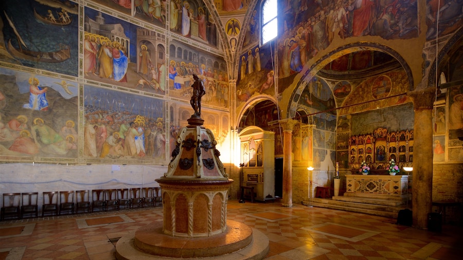 Basilica del Duomo som inkluderar historiska element, konst och religiösa aspekter