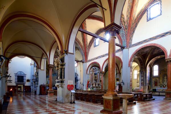 Padoue montrant église ou cathédrale, patrimoine historique et vues intérieures
