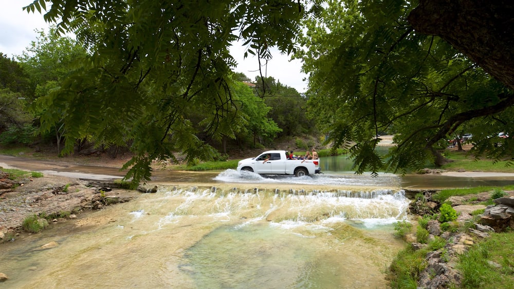 Turner Falls mettant en vedette rivière ou ruisseau