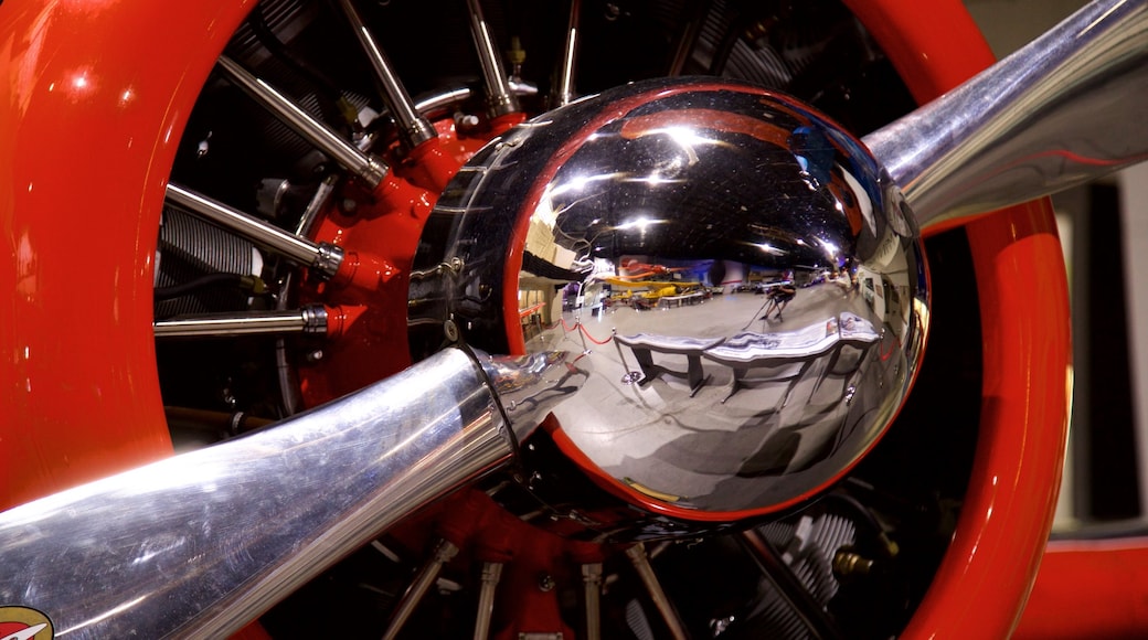 Tulsa Air and Space Museum & Planetarium showing heritage elements and interior views