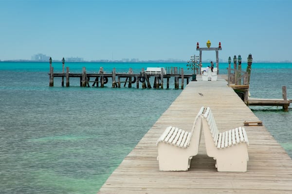 Isla Mujeres presenterar tropisk natur och kustutsikter